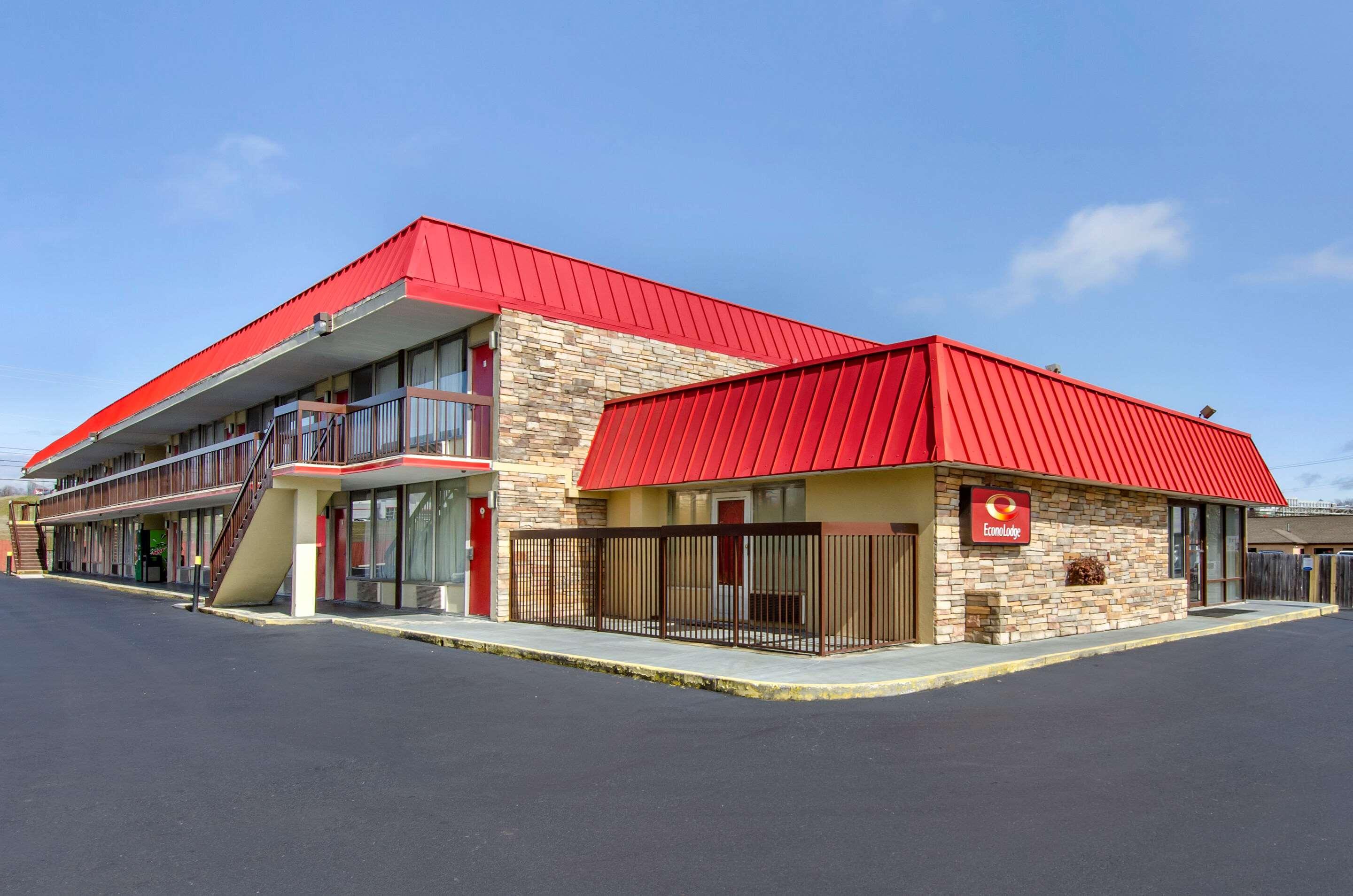 Econo Civic Center * Roanoke